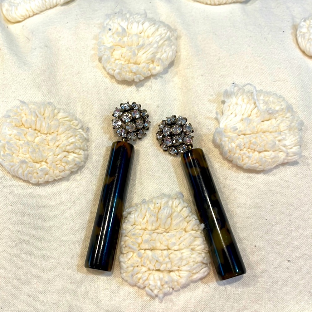 Cluster rhinestone tortoiseshell drop earrings